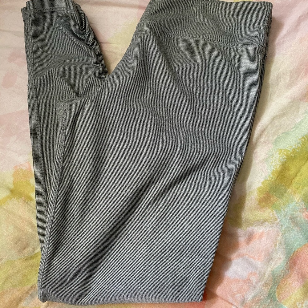 Athletic leggings